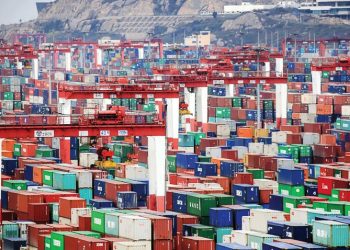 Bất chấp xung đột với Mỹ, thặng dư thương mại của Trung Quốc vẫn tăng