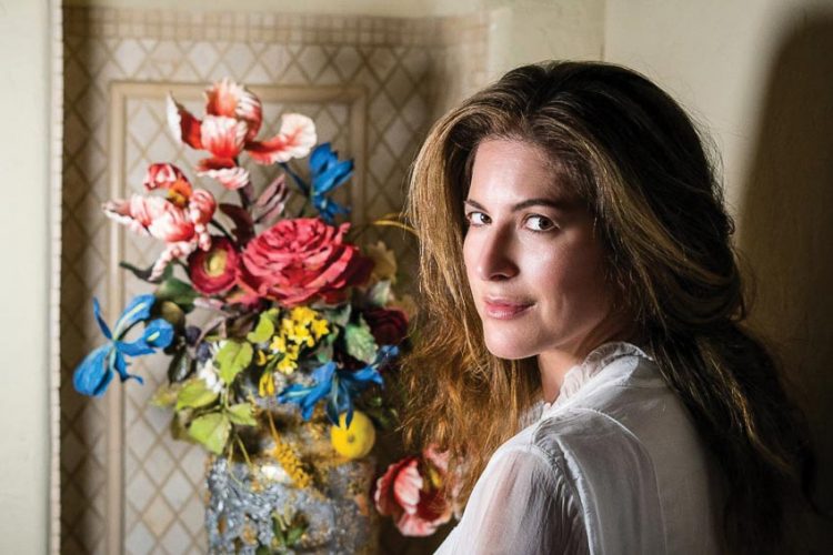 Trang trí những ổ bánh ngọt bằng những bông hoa - 6