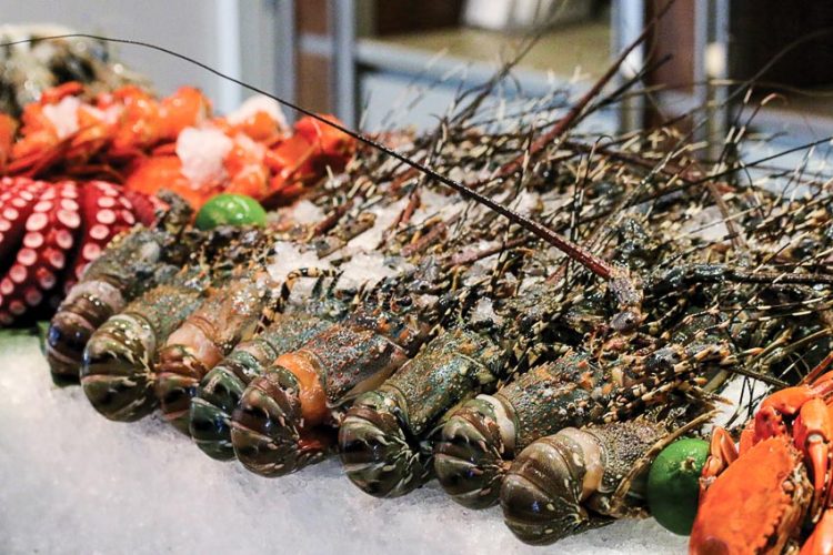 Buffet tối hải sản phong phú