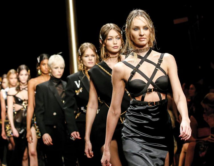 Capri và tham vọng trở thành LVMH của Mỹ - 1