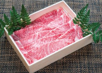 Thịt bò Kobe A5 độ vân mỡ BMS 8/9 (là loại thịt thượng hạng nhất). Ảnh: Thanh Tùng