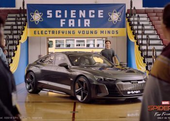 Siêu xe điện Audi e-tron GT trong phim bom tấn Spider-Man: Far From Home - 1