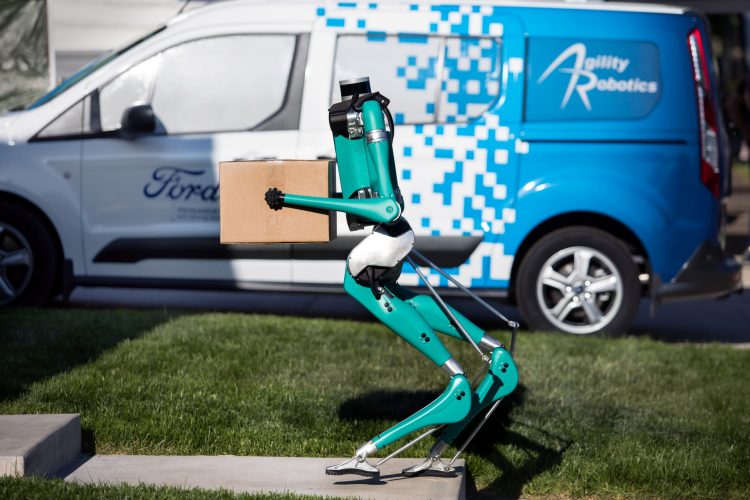 Khám phá robot hai chân giao hàng tự động đến tận nhà của Ford