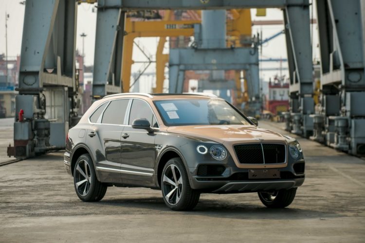 Phiên bản Bentley Centenary Gold kỷ niệm 100 năm có mặt tại Việt Nam 12