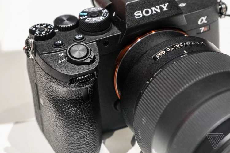 Sony A7R IV máy ảnh mirrorless full-frame cảm biến 61MP - 3