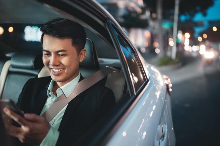 Khách hàng có thể đặt nhiều dịch vụ cùng lúc trên ứng dụng Grab - 2