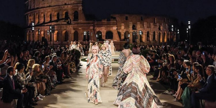 Fendi Haute Couture Thu-Đông 2019 Thập niên 70 hoàng kim - 2