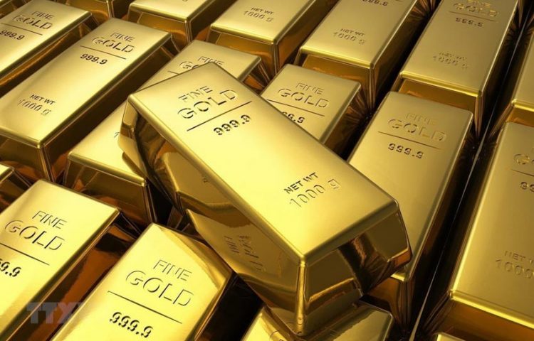 Giá vàng tiếp tục đi lên, giá USD tại các ngân hàng thương mại đồng loạt tăng