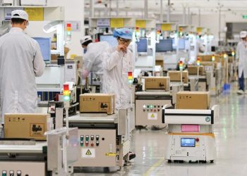 Huawei chiêu mộ tân binh tài năng với mức lương 300.000 đô la Mỹ - 1