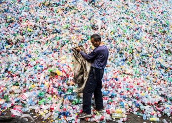Indonesia có kế hoạch thắt chặt nhập khẩu rác thải nhựa