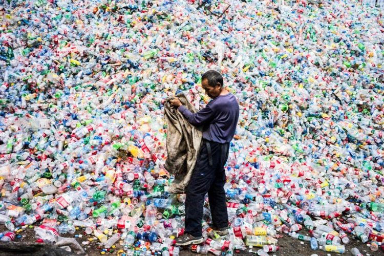 Indonesia có kế hoạch thắt chặt nhập khẩu rác thải nhựa