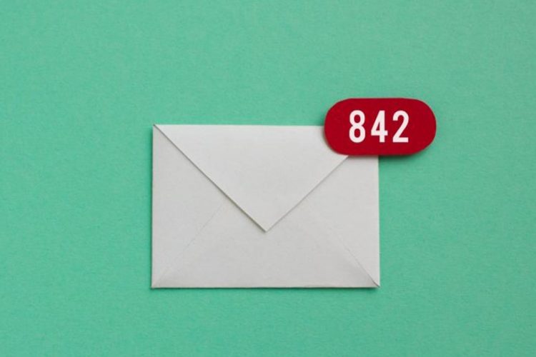 Nên trả lời email sau bao lâu?