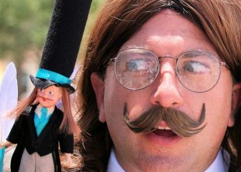 Chiếc nón cao nhất thế giới - Ly Cocktail Paradise lớn nhất thế giới - 0