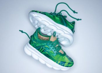 Đôi sneaker lấy cảm hứng từ chiếc đầm Versace của Jennifer Lopez - 4