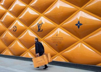 Tài sản của giới giàu “bay hơi” 2.000 tỷ USD trong năm ngoái