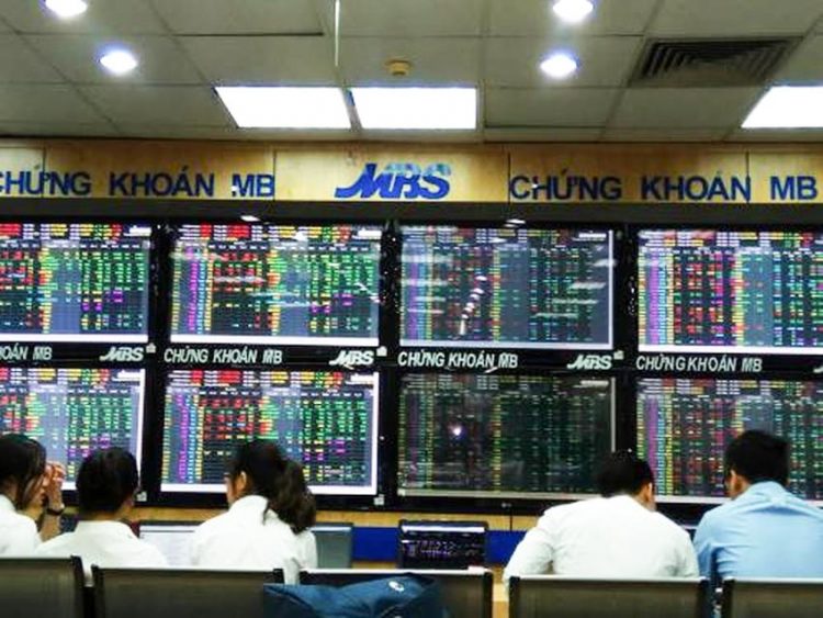 Thị trường chứng khoán tuần tới: Nhen nhóm cơ hội vượt đỉnh ngắn hạn