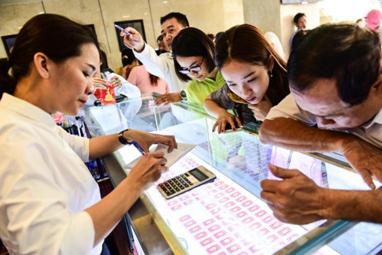 Vàng miếng SJC tăng vọt lên 39,5 triệu đồng/lượng