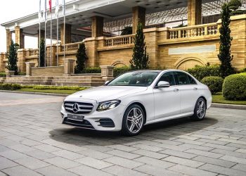 Mercedes-Benz E 350 AMG - phiên bản mạnh nhất dòng E-Class có giá 2,89 tỉ đồng - 4