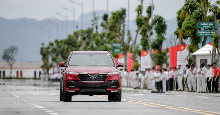 VinFast bàn giao 200 xe Lux A2.0 và Lux SA2.0 đầu tiên cho khách hàng vào ngày 28-7-2019 - 3