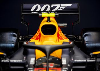 Aston Martin tổ chức lễ kỉ niệm phim James Bond tại giải đua Grand Prix - 7