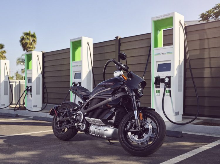 Electrify America hợp tác Harley-Davidson cung cấp sạc điện miễn phí - 1