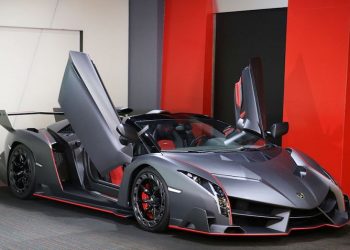 Lamborghini Veneno Roadster hàng hiếm với thiết kế thân xe làm bằng sợi carbon trần - 4