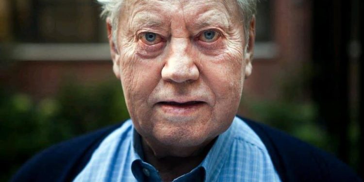 Tiền nhiều để làm gì?