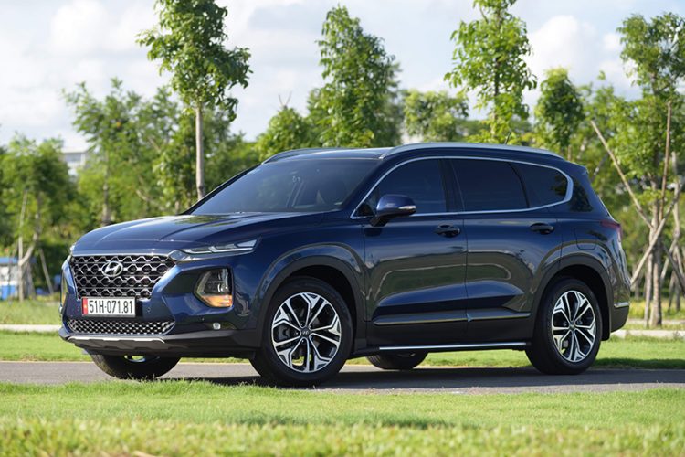Hyundai Santa Fe lần đầu vào Top 10 xe bán chạy nhất Việt Nam