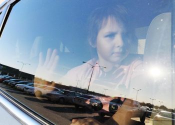 Chuyện của người lớn, dạy cho trẻ “kỹ năng sống sót” 1