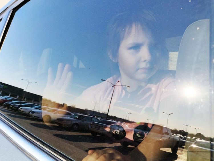 Chuyện của người lớn, dạy cho trẻ “kỹ năng sống sót” 1