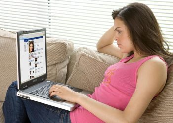 Chuyện nhà tôi: Bà xã lên Facebook - 2