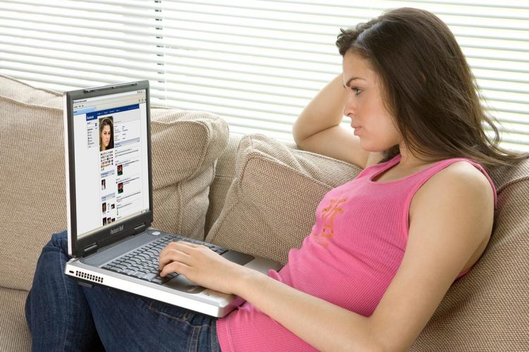 Chuyện nhà tôi: Bà xã lên Facebook - 2