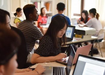 Những ‘lối tắt’ đưa con nhà giàu Trung Quốc đi du học trường danh giá -1