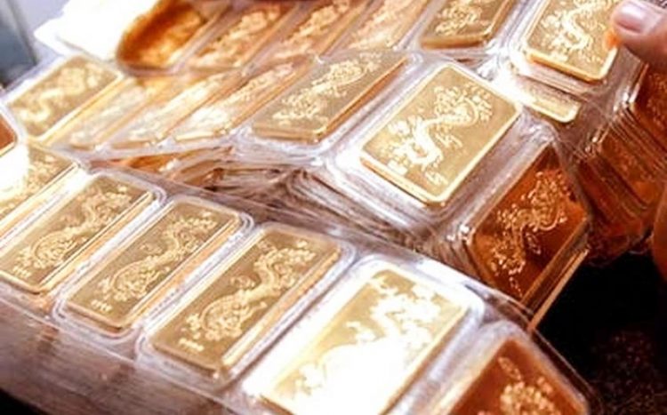 Giá vàng tăng đột ngột cuối tuần, vượt đỉnh sáu năm -2