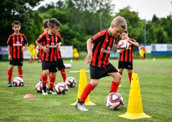 Học viện đào tạo bóng đá AC Milan Hà Nội bắt đầu chiêu sinh - 4