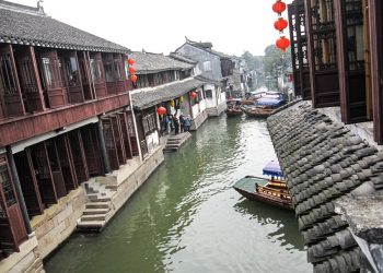 Chuyện ở làng cổ Chu Trang - 13