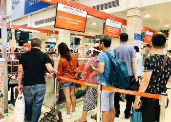 Macbook Pro 15-inch cấm xách lên máy bay, có được gửi theo hành lý?