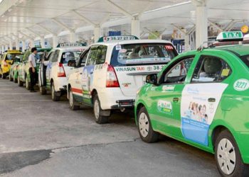 Tị nạnh về ưu đãi, taxi truyền thống muốn được chuyển thành xe công nghệ