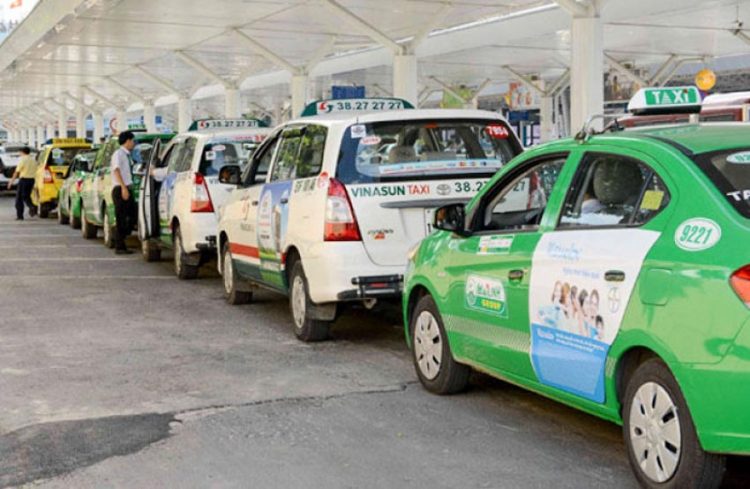 Tị nạnh về ưu đãi, taxi truyền thống muốn được chuyển thành xe công nghệ