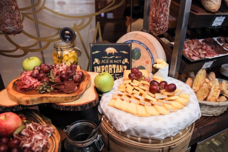 Tiệc Rượu vang và Phô mai tại Hôtel des Arts Saigon - 4