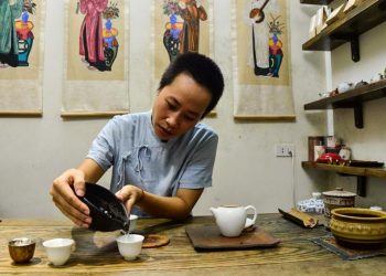 Vũ Thiên Tân - cô gái dẫn trà - 2