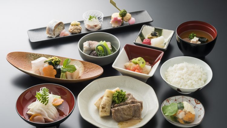 Bữa ăn chuẩn 5 sao của các hãng hàng không Nhật Bản có gì đặc biệt?