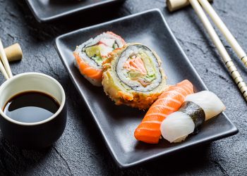 Những quốc gia có chế độ ăn uống giúp trường thọ - 1