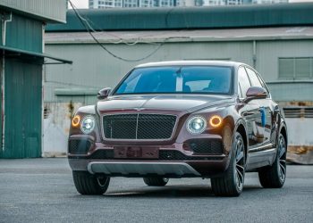 Bentley Bentayga V8 đầu tiên mang dấu ấn cá nhân hóa về Việt Nam-1