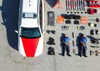 "Sống ảo" quy mô chưa từng có: Cảnh sát, cứu hộ thi nhau "đọ" đồ nghề trên mạng - 1