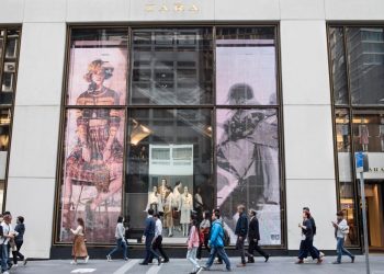 Chính quyền Hong Kong nỗ lực trấn an các nhà đầu tư nước ngoài - 1