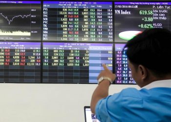 Tuần mới, kỳ vọng chứng khoán vượt mốc 1.000 điểm