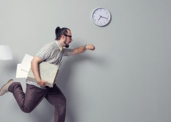 Người bị thời gian trói buộc