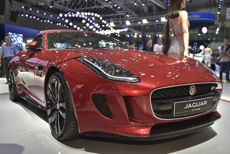 [VMS 2019] Cận cảnh Jaguar F-Type phiên bản R Convertible giá 13 tỷ đồng tại Việt Nam