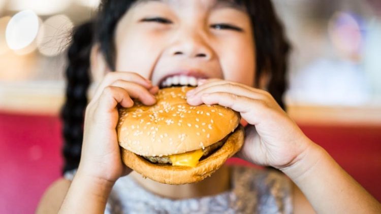 Chuyện nhà tôi: Bà tiên tri mù Vanga nói đúng - 2